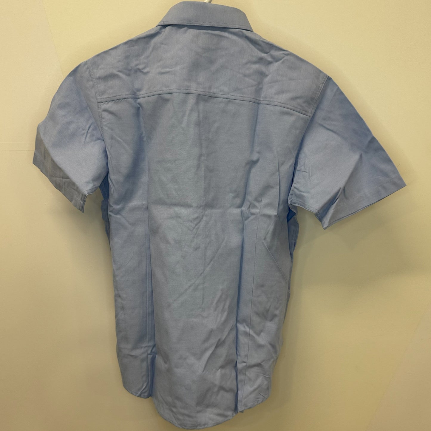 Blue short-sleeved shirt